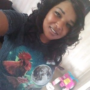 Meet your Posher, Dee